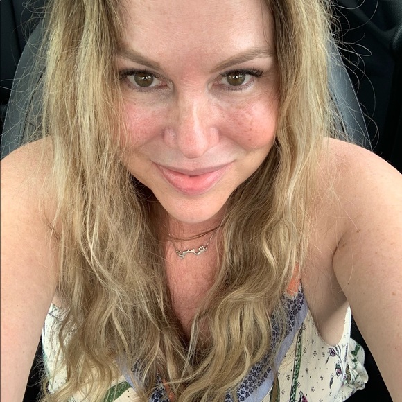 Meet your Posher, Traci - Picture 8 of 9